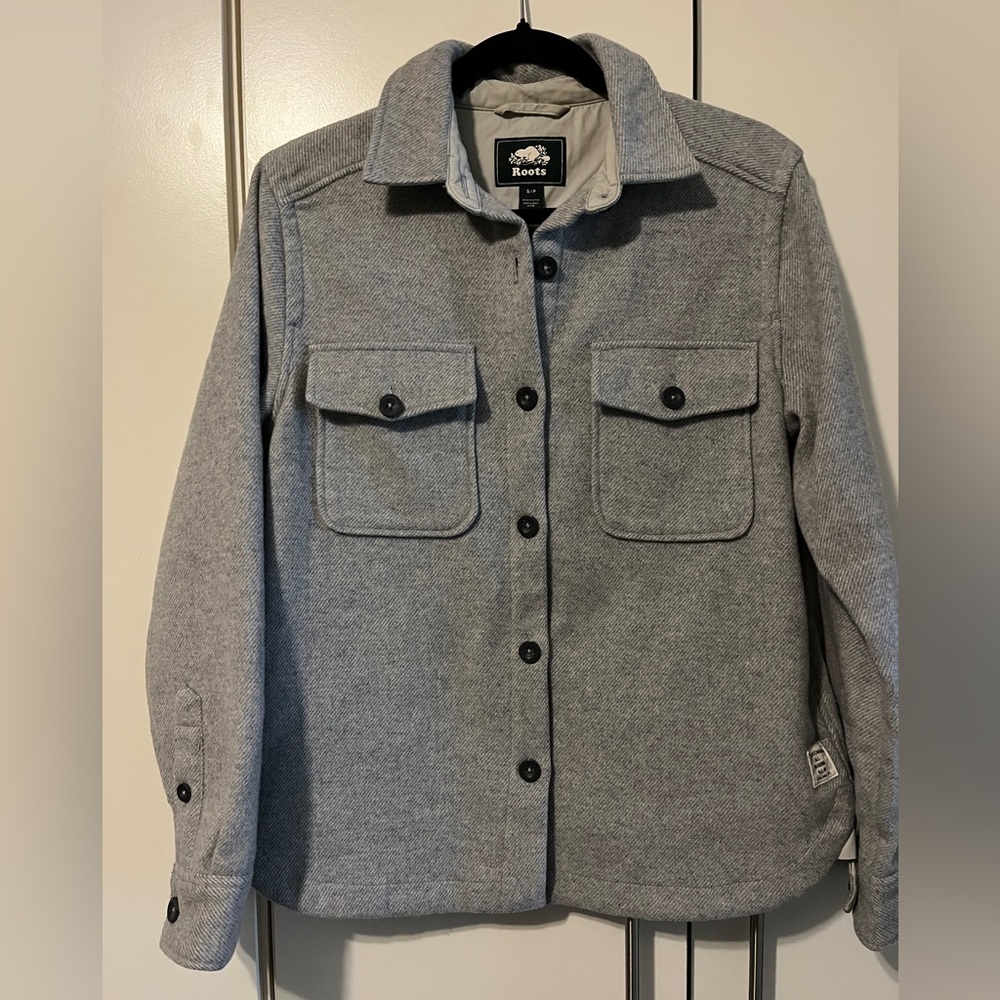 Roots Gray Button-Up wool Shacket  size small